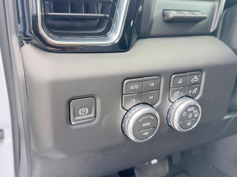 New 2026 GMC Sierra 1500 Denali AWD/4WD image 18