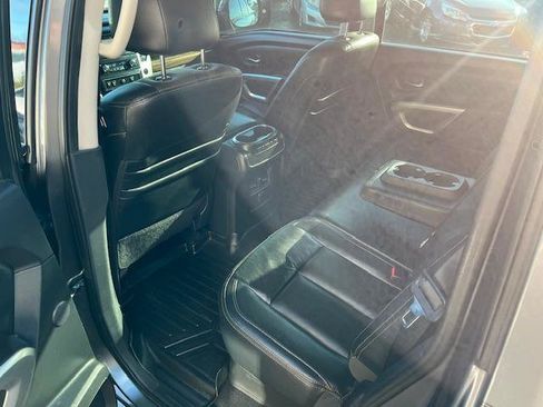 Used 2017 Nissan Titan SL AWD/4WD image 28
