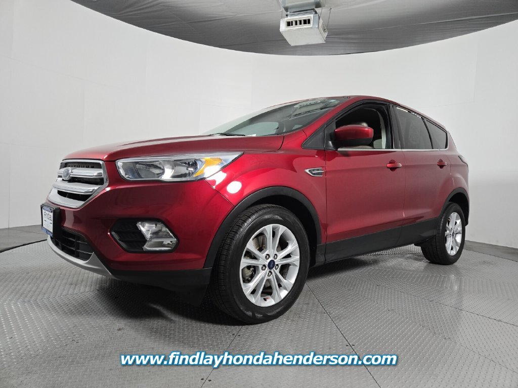Used 2017 Ford Escape SE FWD image 2