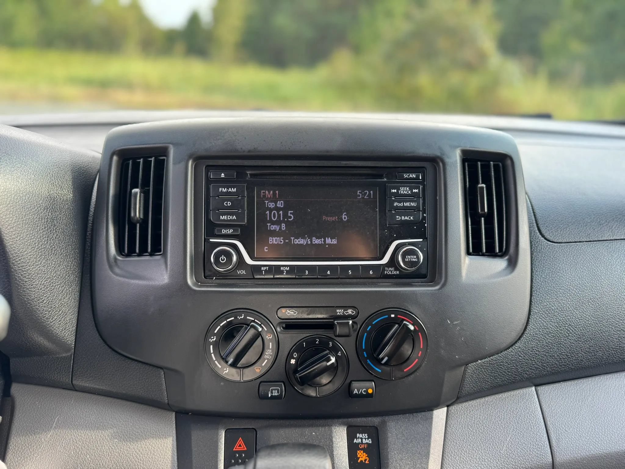 Used 2019 Nissan NV200 SV FWD image 16