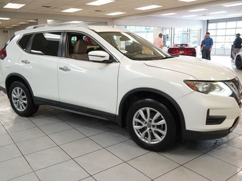Used 2019 Nissan Rogue SV AWD/4WD image 14