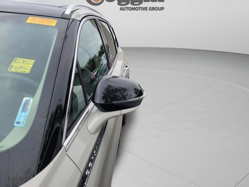 Used 2022 Lincoln Corsair Reserve w/ Equipment Group 201A FWD image 28