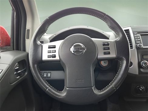 Used 2018 Nissan Frontier PRO-4X image 12