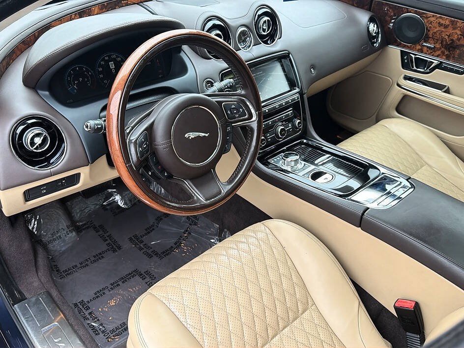 Used 2019 Jaguar XJ L Portfolio AWD/4WD image 4