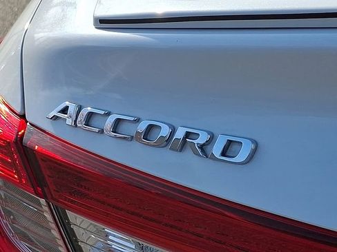 Used 2018 Honda Accord Sport image 29