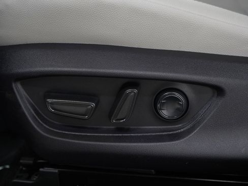 Used 2026 Toyota Camry XLE w/ Premium Plus Package image 27