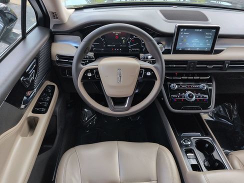 Certified 2022 Lincoln Corsair FWD image 16