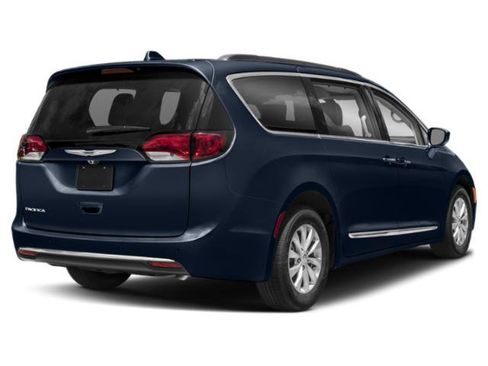 Used 2020 Chrysler Pacifica Limited w/ Tire & Wheel Group FWD image 2