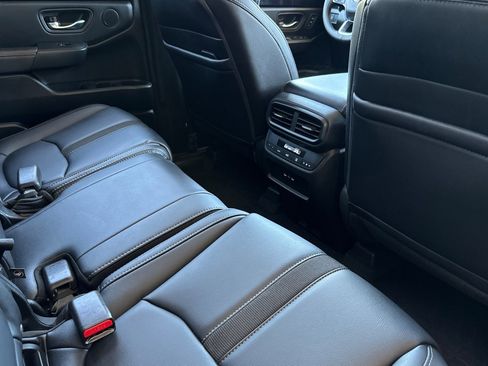 Used 2025 Honda Pilot Touring image 31