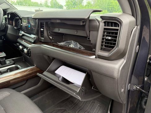 Used 2025 GMC Sierra 1500 Elevation image 42