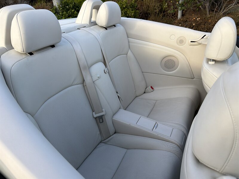 Used 2010 Lexus IS 350C w/ Luxury Pkg RWD image 18