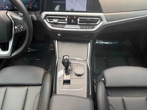 Used 2021 BMW 330i Sedan w/ Convenience Package RWD image 18