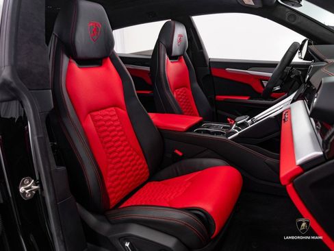 Used 2021 Lamborghini Urus image 38