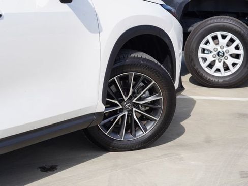 Used 2024 Lexus NX 350h AWD image 9