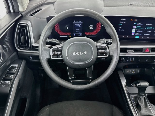 Used 2024 Kia Sorento LX FWD image 14