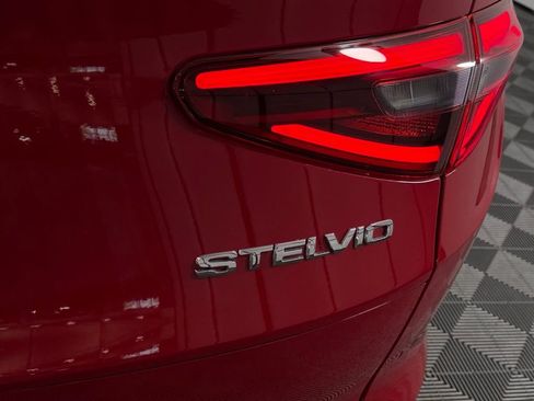 Used 2022 Alfa Romeo Stelvio Sprint RWD image 13