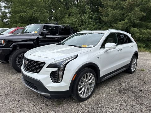 Used 2023 Cadillac XT4 Premium Luxury FWD image 1
