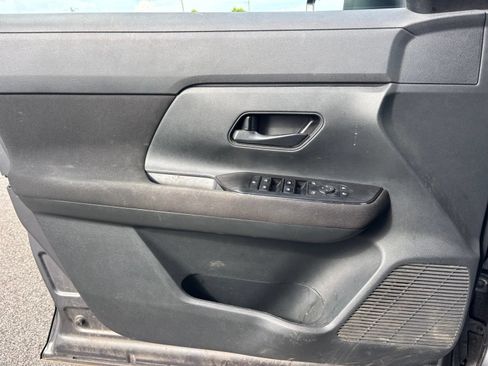 Used 2025 Nissan Kicks S FWD image 9