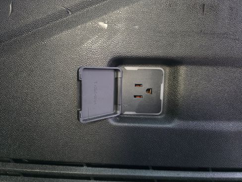 Used 2023 GMC Yukon XL SLE w/ Max Trailering Package image 15