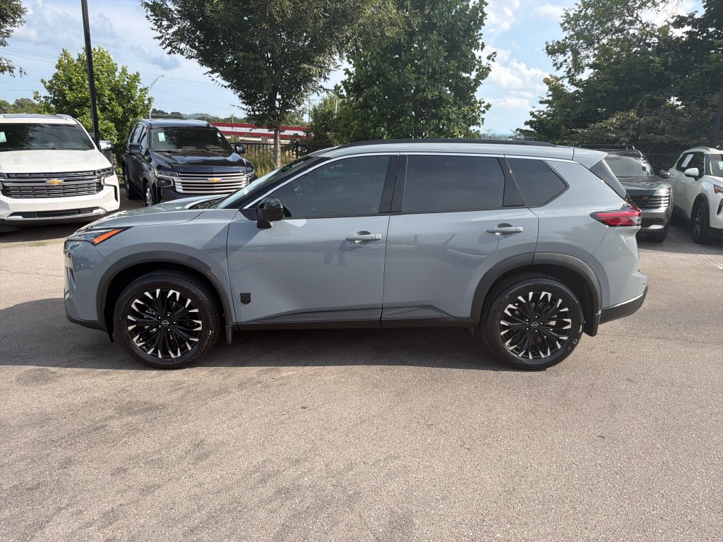 Used 2026 Nissan Rogue Dark Armor FWD image 5