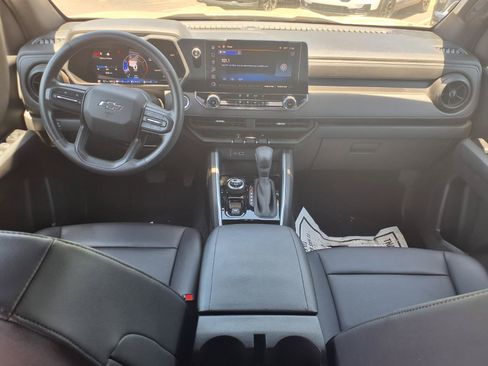 Used 2024 Chevrolet Colorado Trail Boss w/ Advanced Trailering Package AWD/4WD image 17