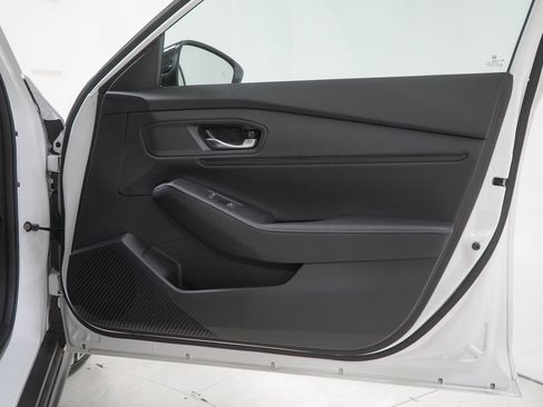 Used 2025 Honda Accord Sport image 36