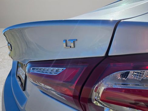 Used 2021 Chevrolet Malibu LT image 9