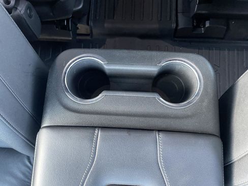 Used 2022 Chevrolet Tahoe Z71 image 19