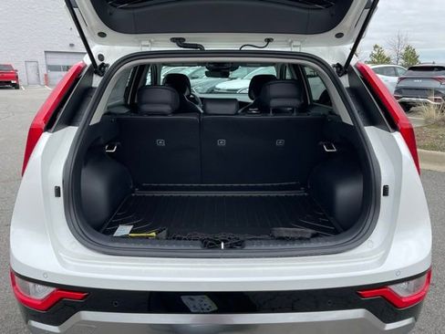 New 2025 Kia Niro EX Touring image 7