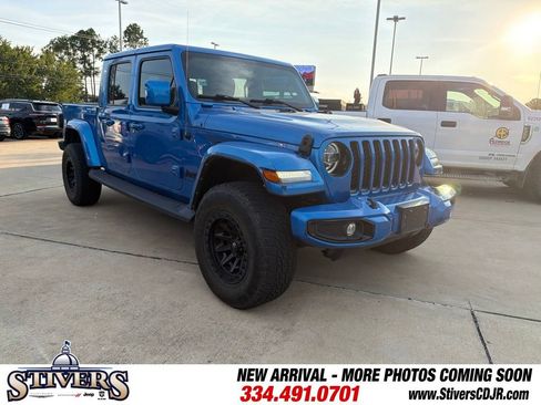 Used 2022 Jeep Gladiator Overland AWD/4WD image 1