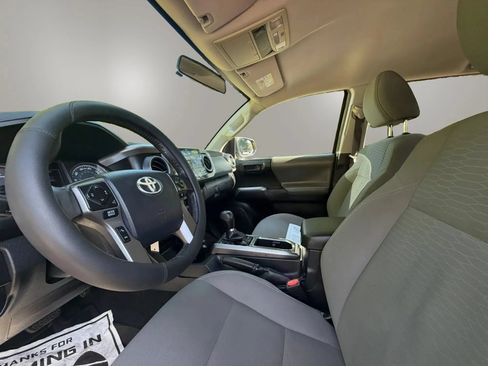 Used 2017 Toyota Tacoma SR5 RWD image 14
