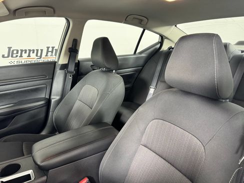 Used 2025 Nissan Altima 2.5 SV FWD image 10
