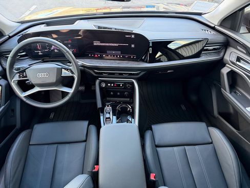 Used 2025 Audi Q5 Premium Plus w/ Premium Plus AWD/4WD image 11