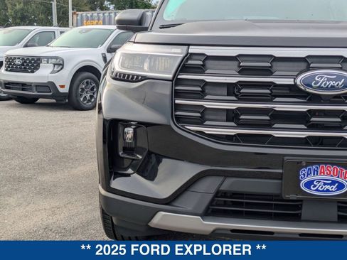 New 2025 Ford Explorer Active w/ Active Comfort Package image 10