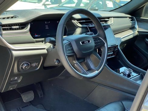 Used 2024 Jeep Grand Cherokee L Limited w/ Luxury Tech Group II AWD/4WD image 10