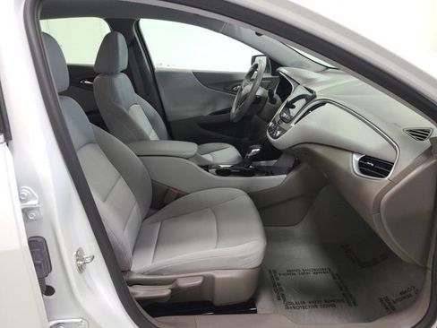Used 2022 Chevrolet Malibu LS FWD image 11