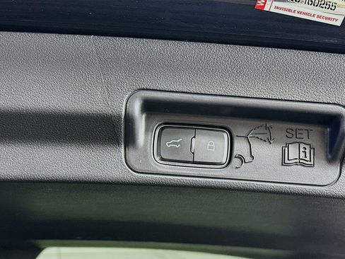 Used 2025 Ford Explorer ST-Line w/ ST-Line Street Pack AWD/4WD image 32