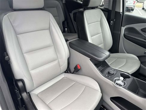 Used 2024 GMC Terrain SLT w/ LPO, Floor Liner Package image 22