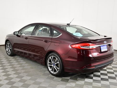 Used 2017 Ford Fusion SE w/ Equipment Group 201A FWD image 8