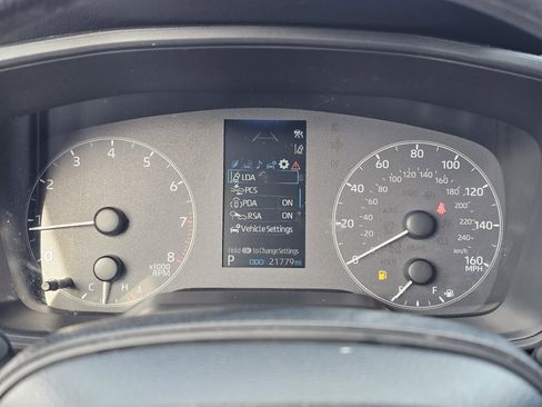 Used 2025 Toyota Corolla LE image 21