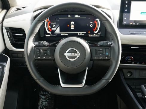 Used 2024 Nissan Rogue SL w/ SL Premium Package image 28