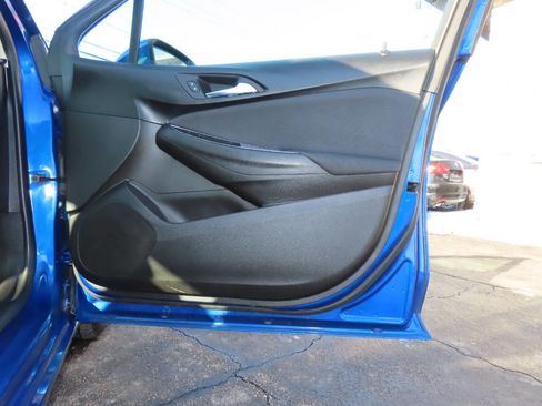 Used 2017 Chevrolet Cruze LT image 37