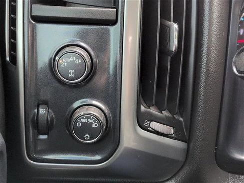 Used 2018 Chevrolet Silverado 1500 LT AWD/4WD image 17