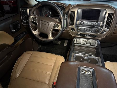 Used 2018 GMC Sierra 2500 Denali w/ Duramax Plus Package AWD/4WD image 19