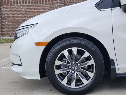 Certified 2024 Honda Odyssey EX-L image 10