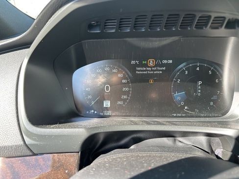 Used 2016 Volvo XC90 T6 Momentum image 9