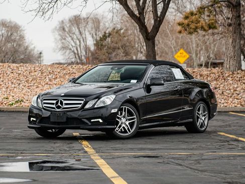 Used 2011 Mercedes-Benz E 550 Cabriolet image 2