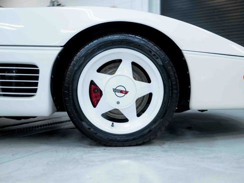 Used 1990 Chevrolet Corvette Convertible image 36