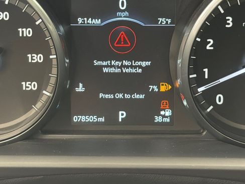 Used 2017 Land Rover Discovery HSE AWD/4WD image 24