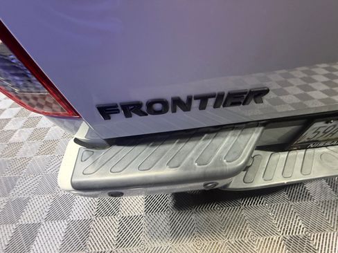 Used 2018 Nissan Frontier SV w/ Value Truck Package RWD image 24